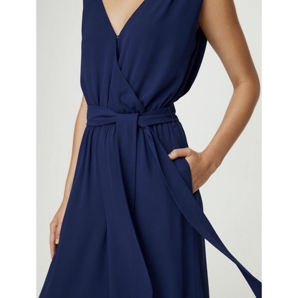 Aritzia Babaton Maximillian Jumpsuit Sleeveless Wide Leg Crop Belted V-neck sz S - Picture 12 of 12